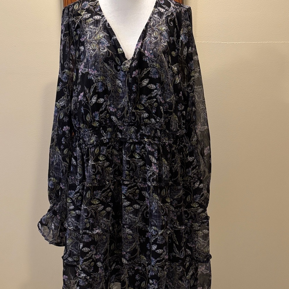 NWT Torrid Black Dress with Floral Accents and long sleeves- size 1X - Picture 2 of 13